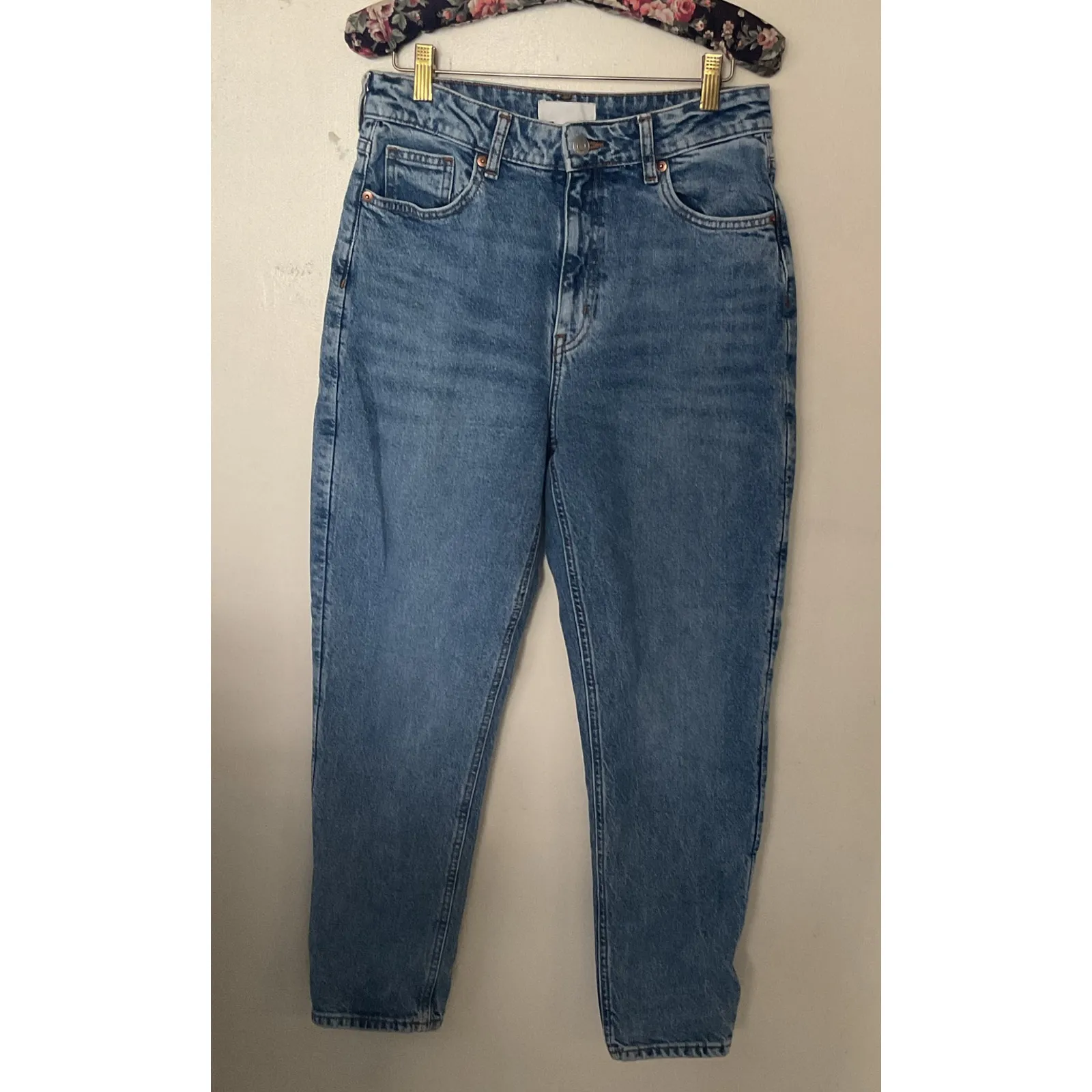 H&M Médium Wash High Waisted Blue Denim Jeans Women’s Size 8 (EUR 40) - Image 4
