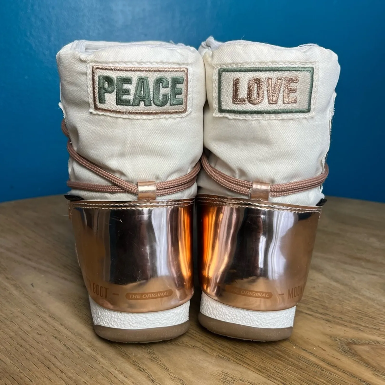 Moon Boot Peace & Love WP Snow Mini Boots Waterproof White Pink Women’s Size 6 - Image 3