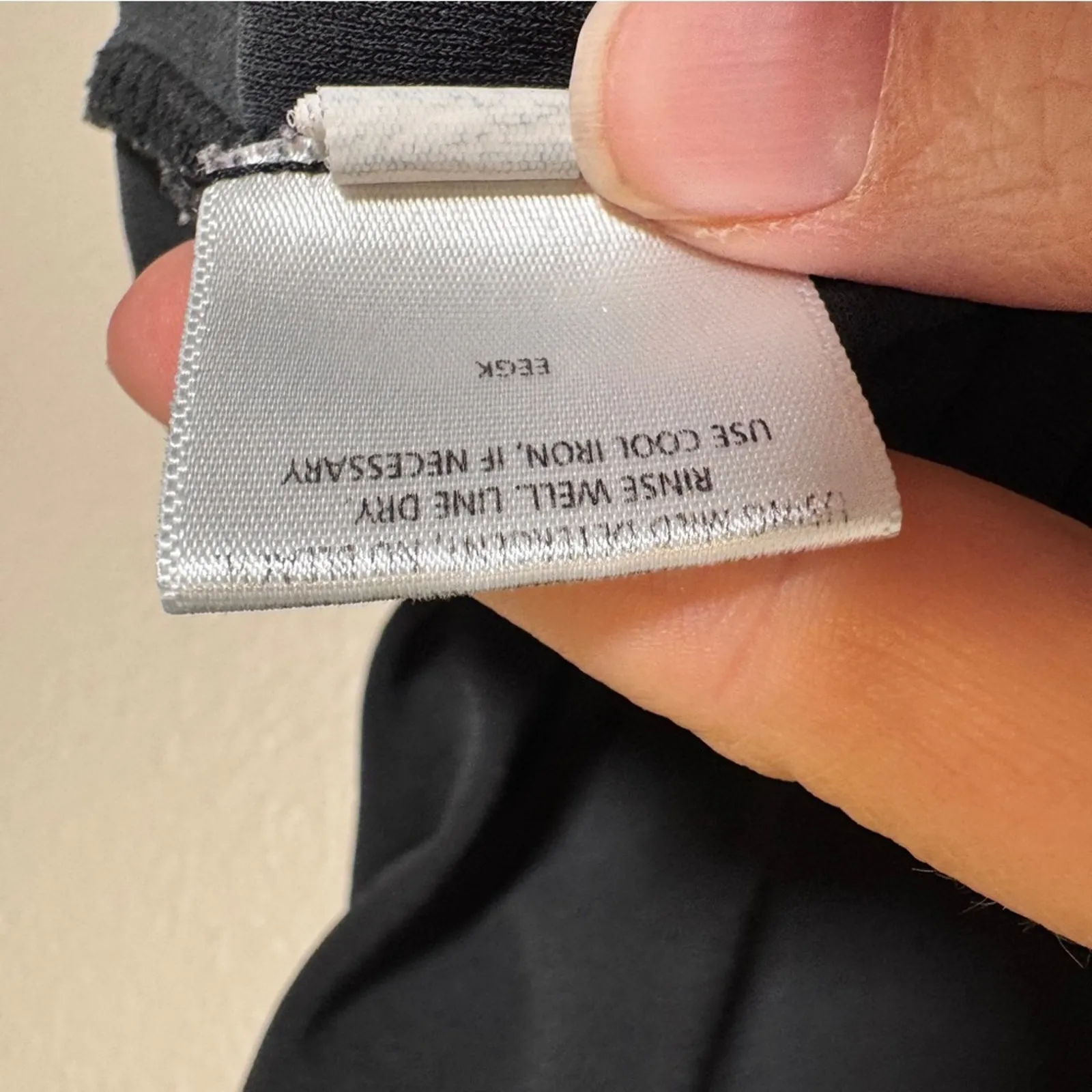 Eileen Fisher Black Silk Short Sleeve Blouse Women M Closet Staple Natural Fiber - Image 4