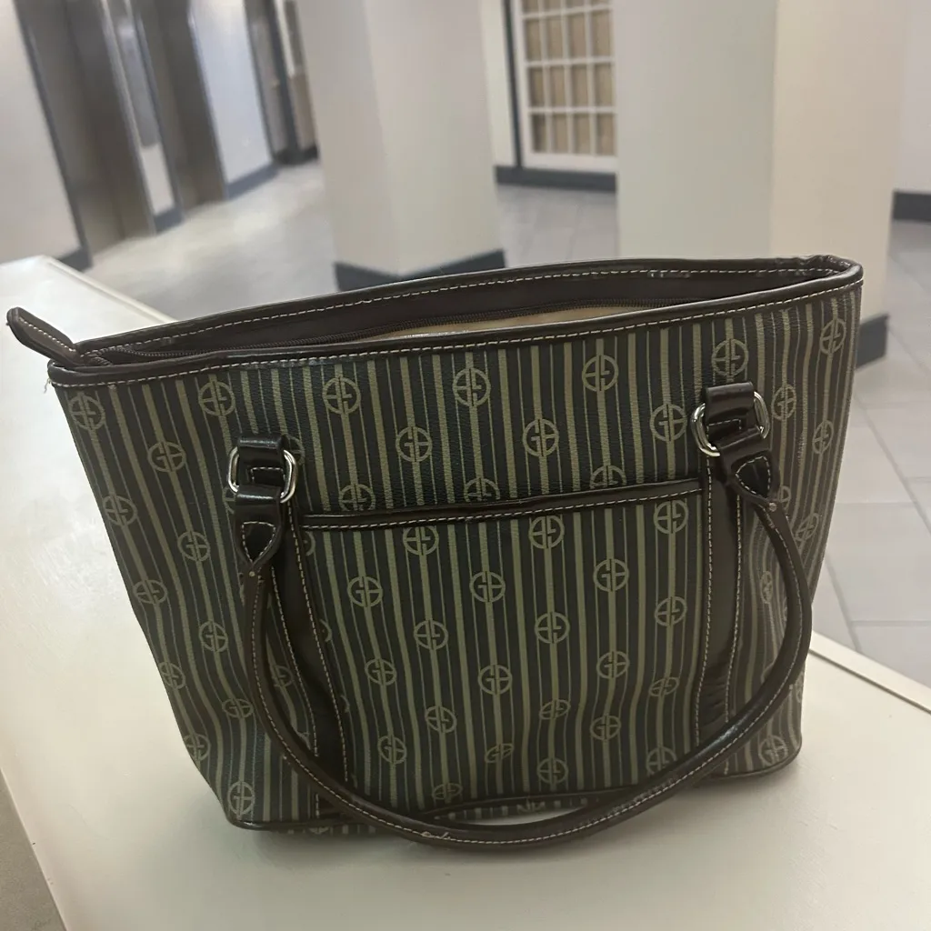 Bag Elegant Green Patterned Tote BagGIANIBERNINI. Like new CLEAN! - Image 3