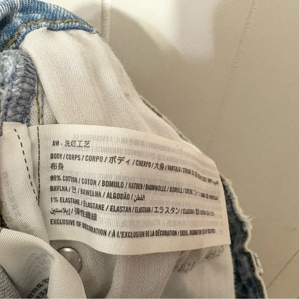 Abercrombie & Fitch 90’s Straight Ultra High Rise Jeans Light Wash Size 6 / 28 - Image 10