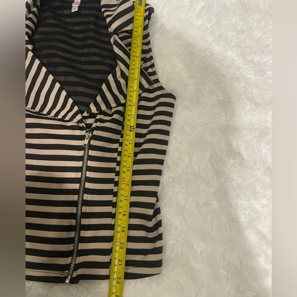 Xhilaration Vest Womens Size large Sleeveless W/ Zipper Striped cream black top - Image 9