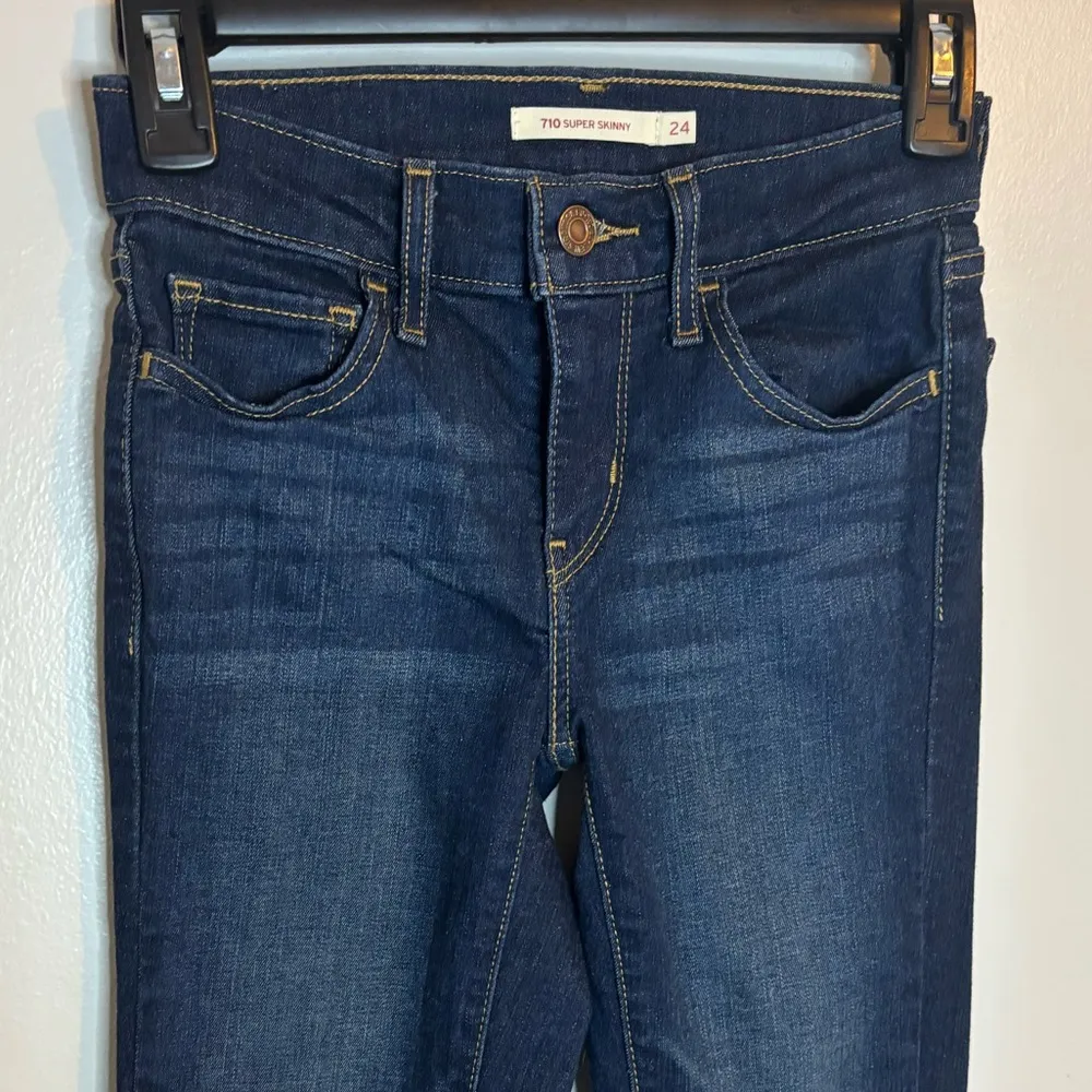 Levi's 701 Super Skinny Women’s Dark Wash Jeans Size 24 - Image 3