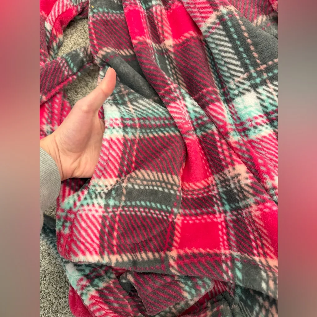 Pink Plaid Fluffy Robe Size undefined - Image 6
