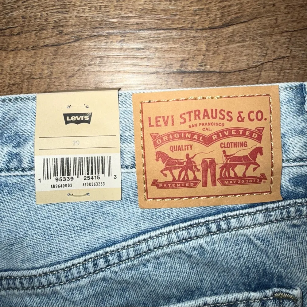 LEVI’S Low Pro Straight Women’s Size 29 Vintage Look New with Tags - Image 3