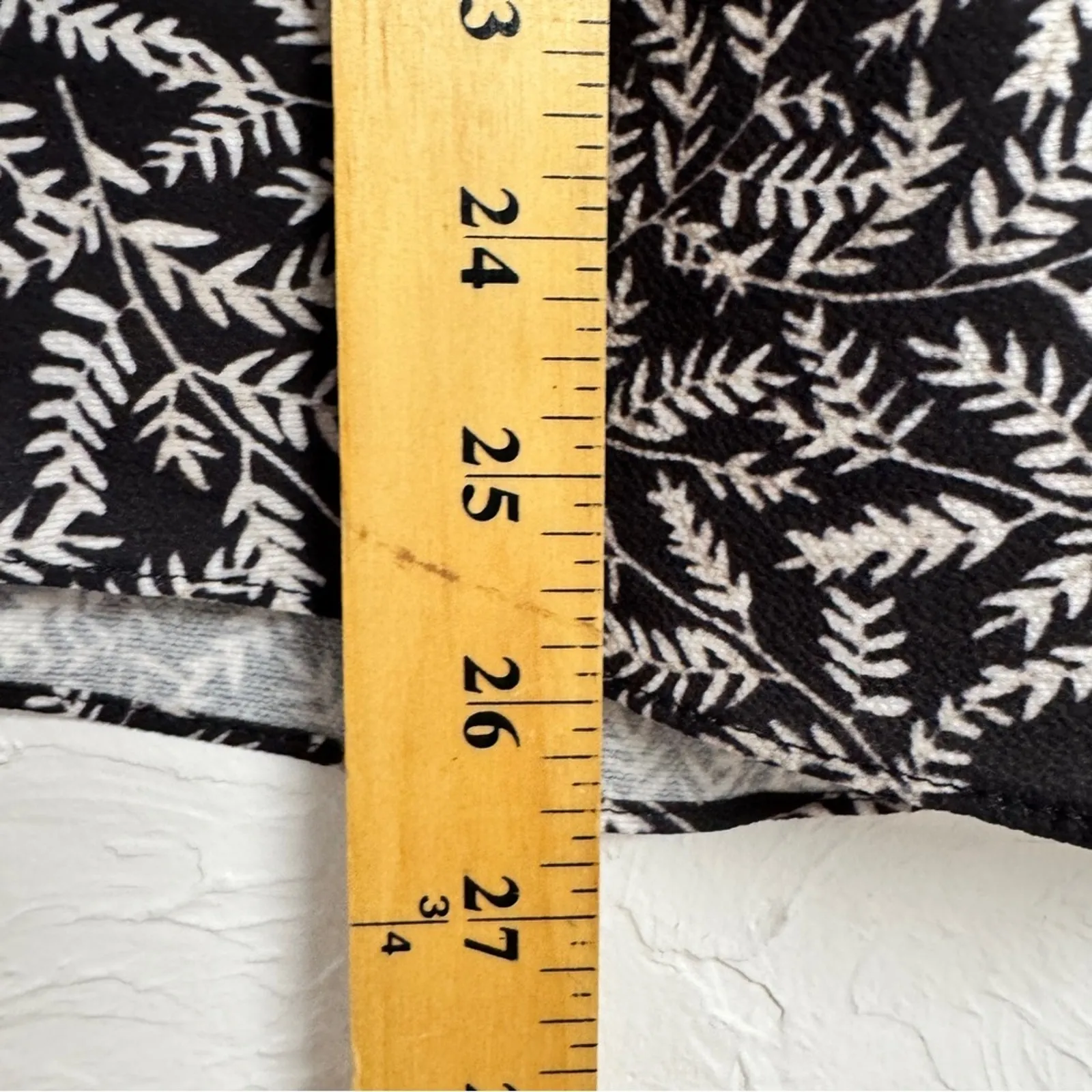 Neiman Marcus Black Leaf Print Wrap Blouse Womens 12 Sleeveless Beachy Top Shirt - Image 6