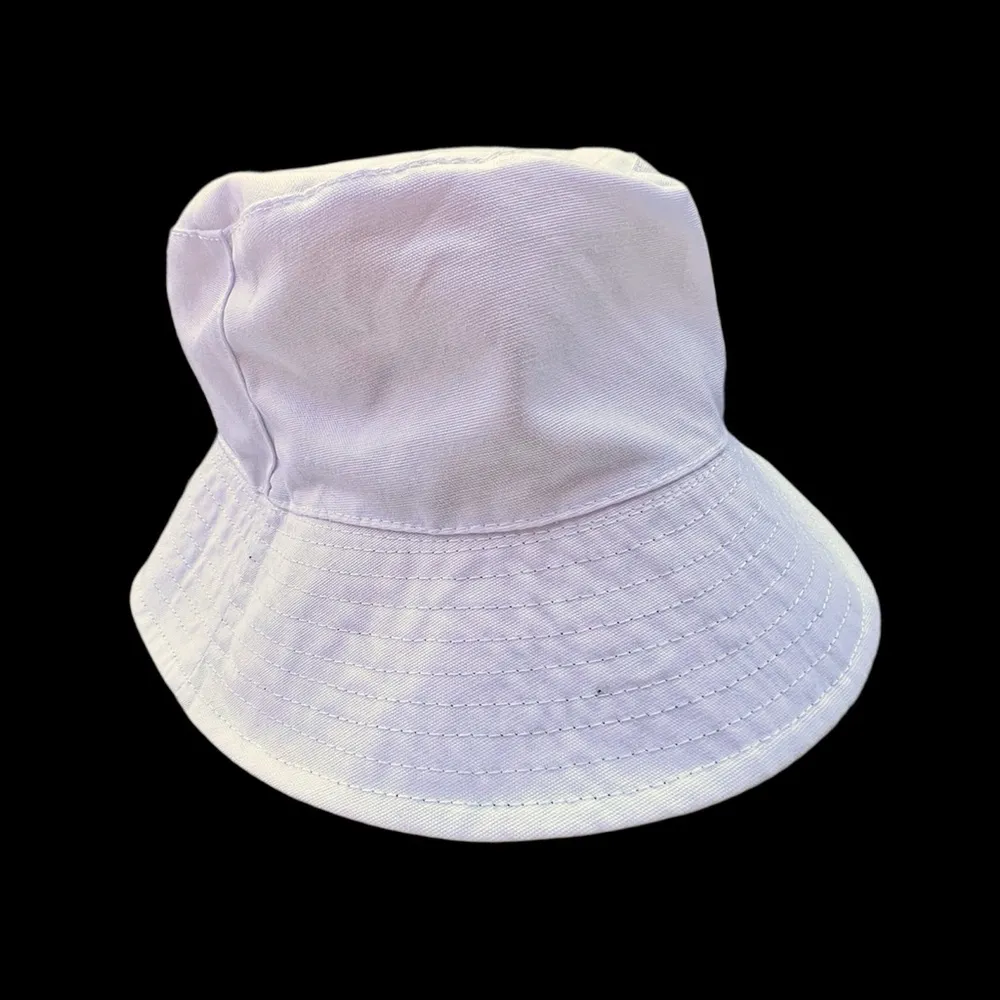 Alice + Olivia Reversible Bucket Hat Black, White with Daisy’s NWT - Image 5