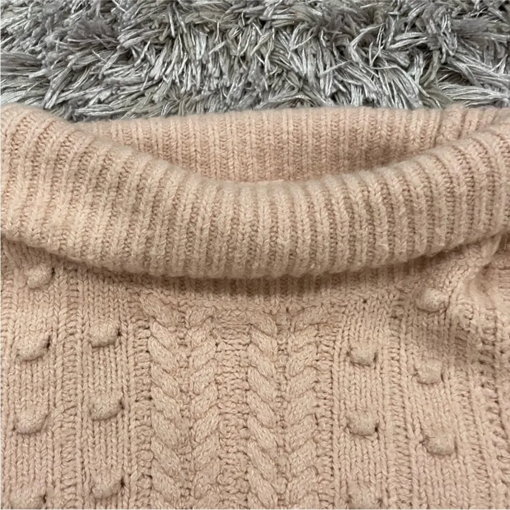 Rachel Parcell Pink Smoke Cable and Bobble Turtleneck Medium M - Image 3