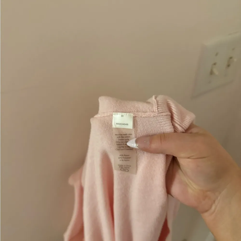 Gorgeous Calia by Carrie Underwood pink sweater/top size M Size M - Image 5