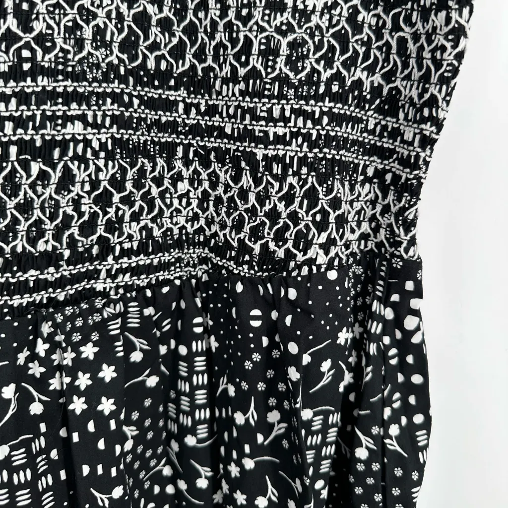 Sugarlips Larsa Onyx Geometric Wendy Smocked Midi Dress size 2X Black Cap Sleeve - Image 6