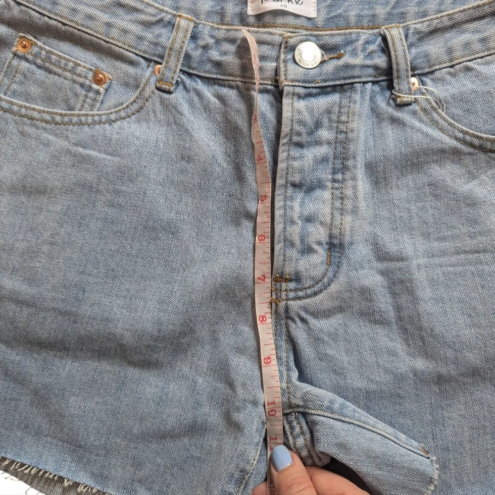 New Parke Denim Shorts Light Wash Baggy Cut Offs Size 28 TikTok Famous - Image 9
