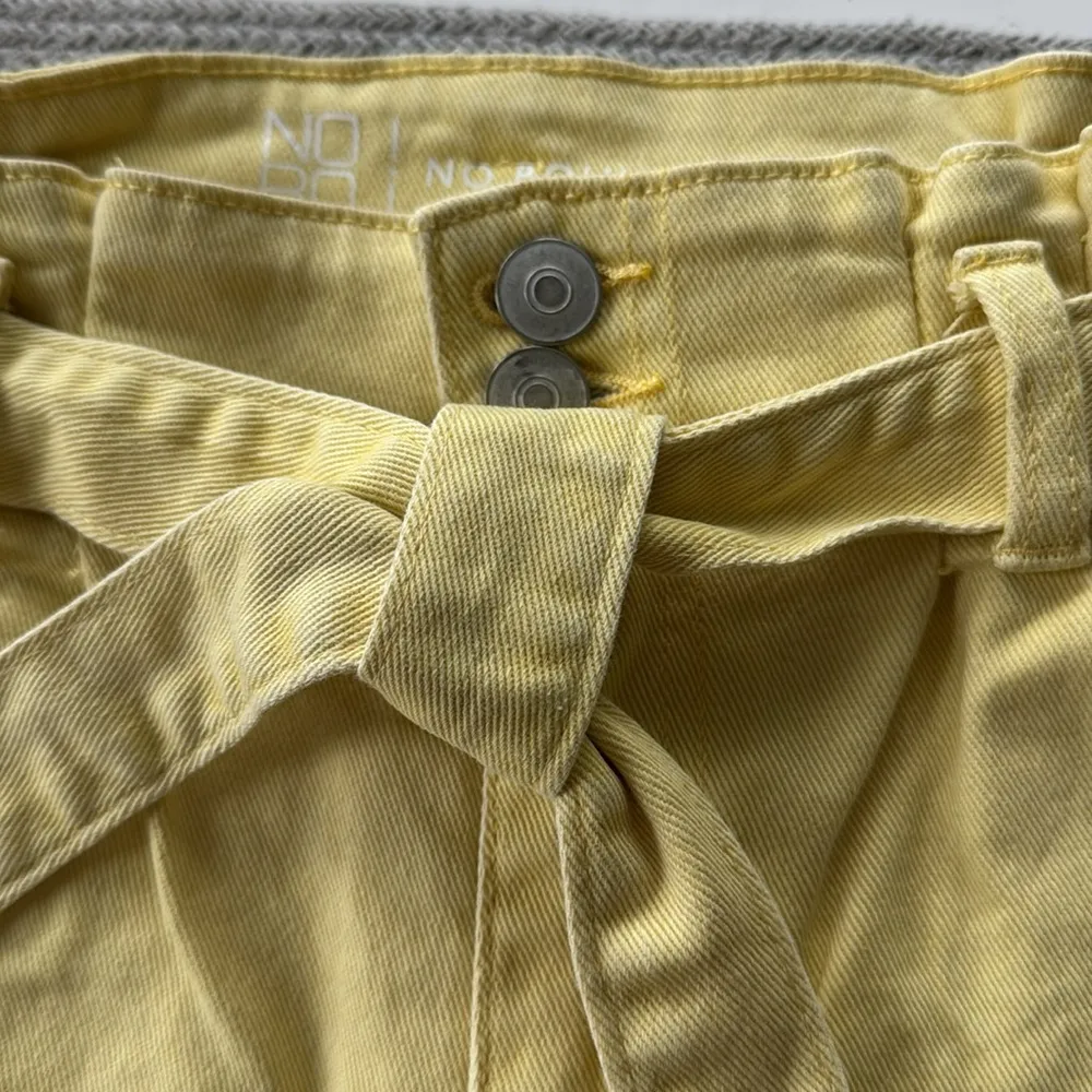 NoBo Butter Yellow Denim Tie Belt High Waist Short Shorts Size 7-9 - Image 4