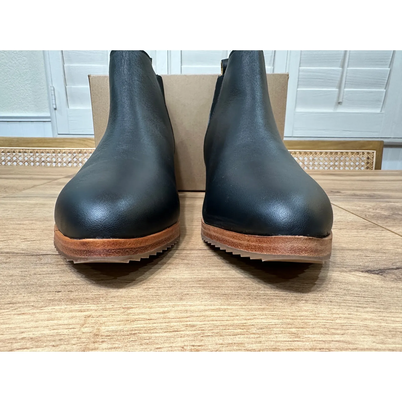 Nisolo Eva Everyday Chelsea Boot Black Leather Size 7.5 NWOB WR Upper Timeless - Image 8