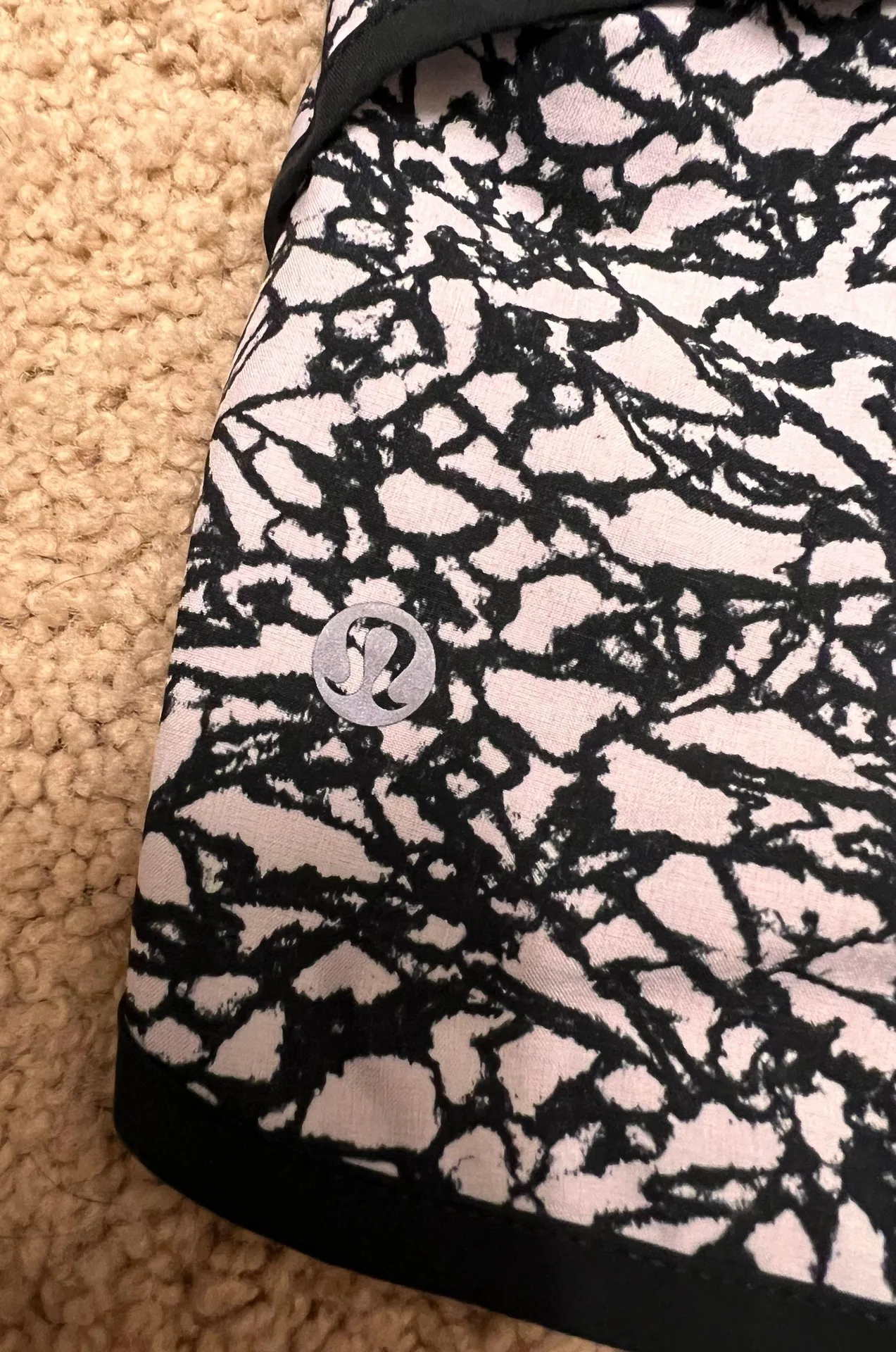 Hotty Hot Short 2.5” - Image 2