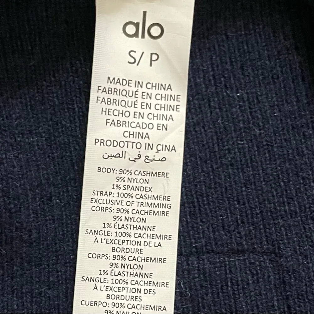 NWT Alo Yoga Cashmere Jet Set Bra Navy Blue Size S Super Soft Deep V Neckline - Image 7