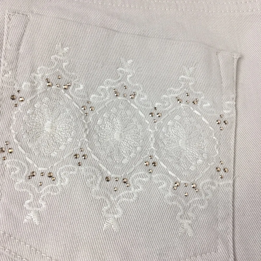 Gloria Vanderbilt  “Amanda” Slimming Jeans - Image 4