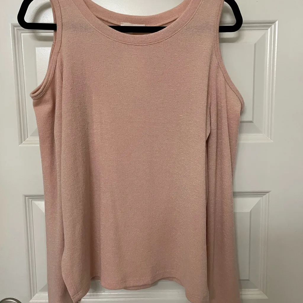 Everly Women's Blush Pink Cold Shoulder Soft Sweater Size M - Image 2
