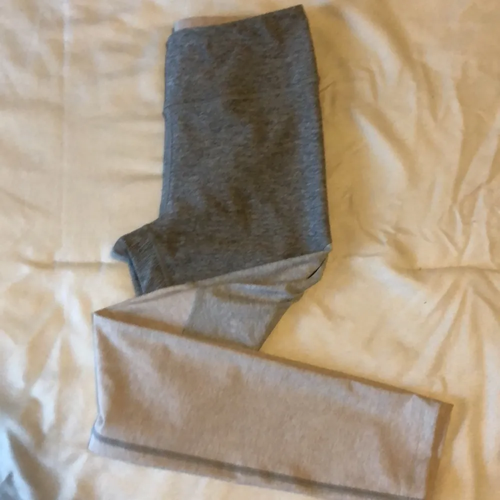 NWT Outdoor Voices 7/8 Leggings - Image 3