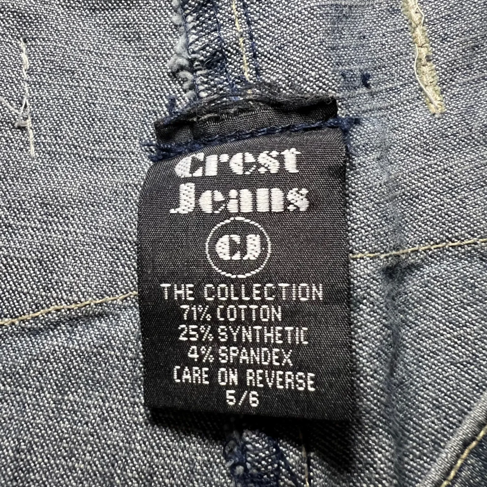 VTG Y2K Embroidered Crest Jeans Womens 29 Flare‎ Low Rise Embellished Denim 90s Blue - Image 4