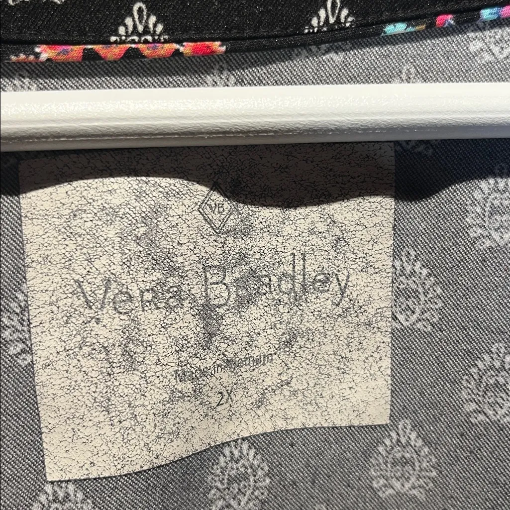 Vera Bradley Women’s Scrubs Scrub Top V Neck Black 2X Medical Dental - Image 3