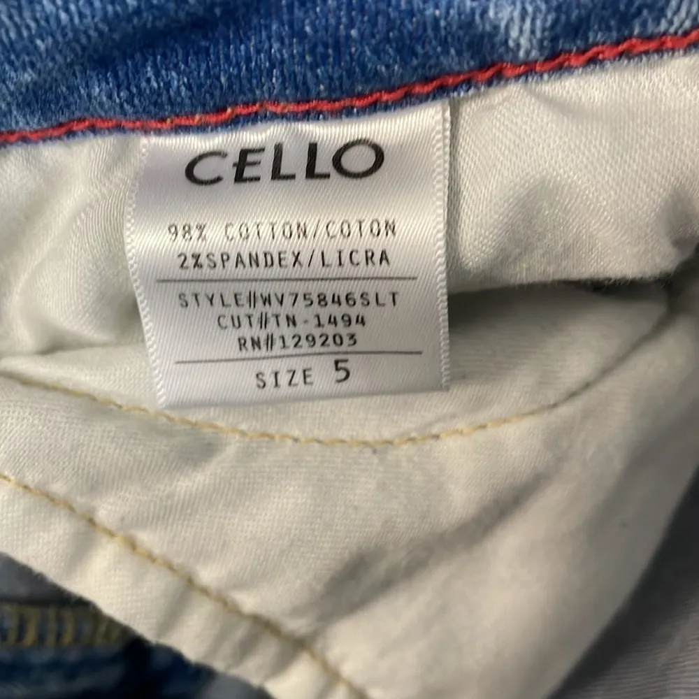 Cello Distressed Fringe Hem Jeans - Image 5