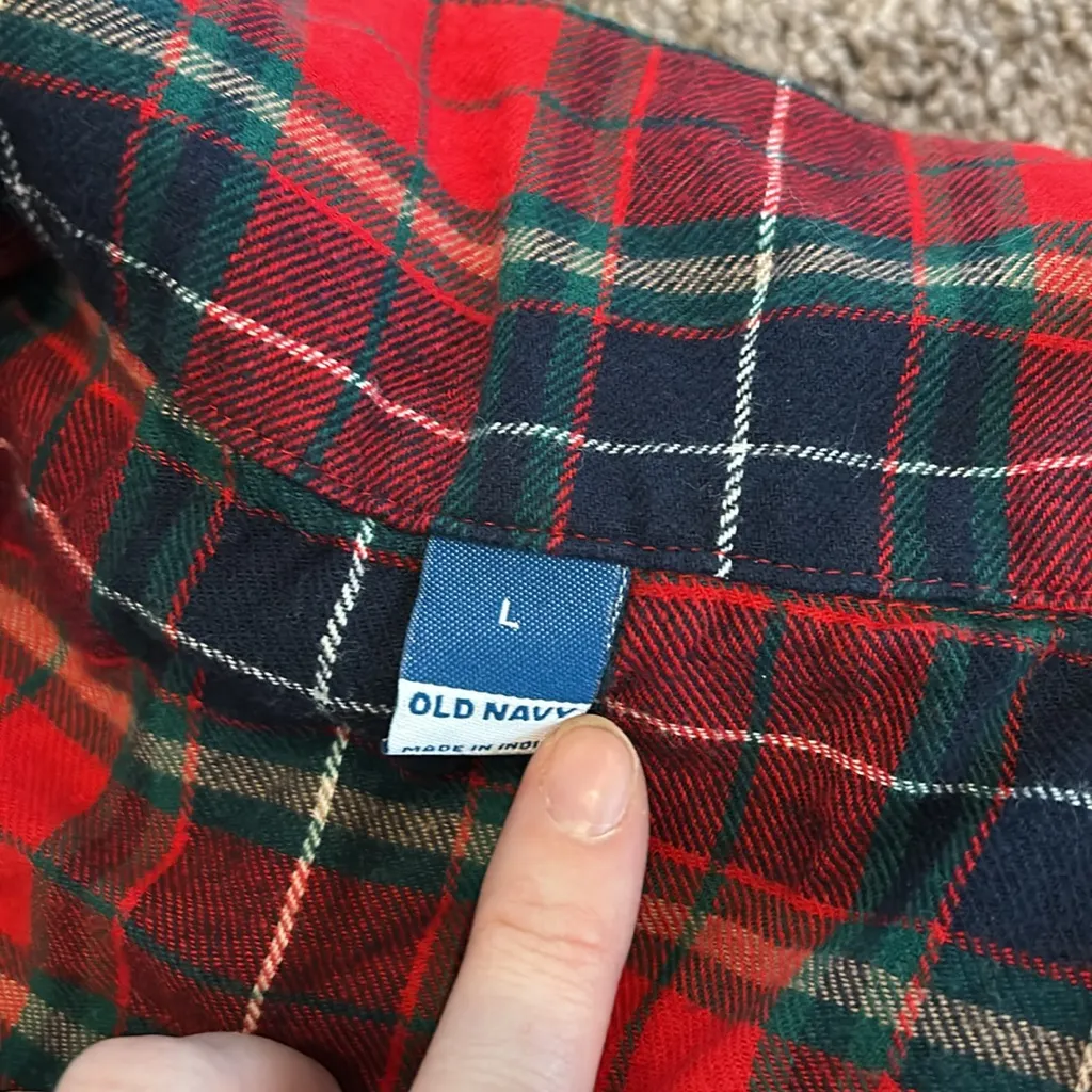 Old navy matching holiday Christmas pjs unisex set in navy tartan size large - Image 5