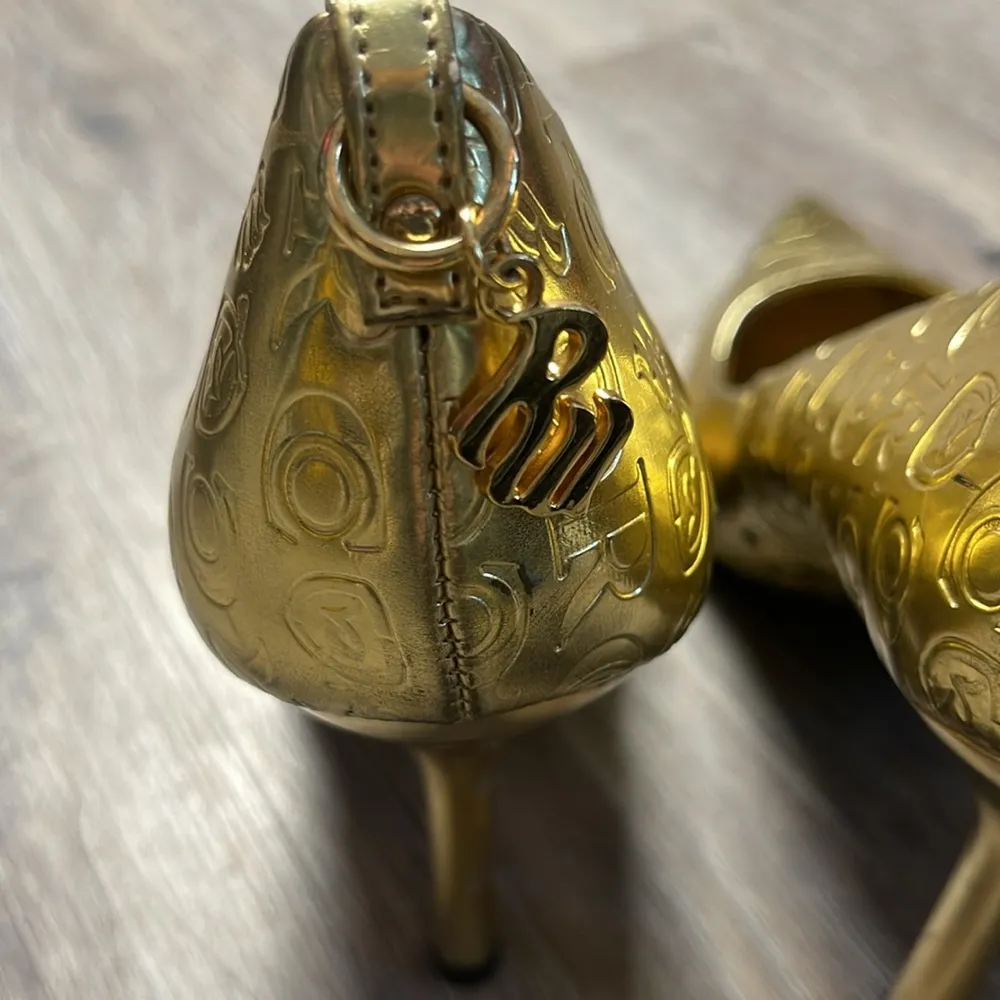 Rocawear Gold Embossed Women's Heels Size 8 - Image 8