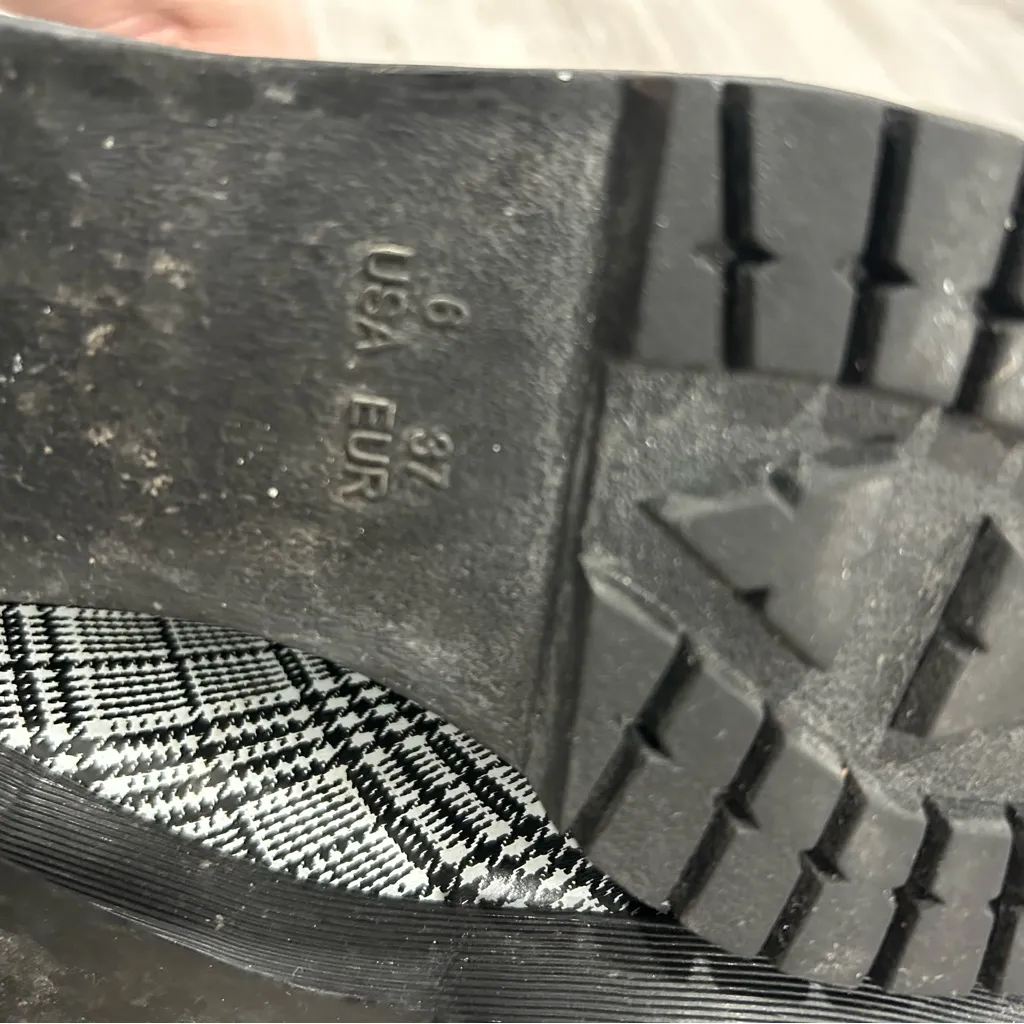 Jeffrey Campbell Women's Houndstooth Plaid Chelsea Rain Boots Black Size 6/ EU37 - Image 6