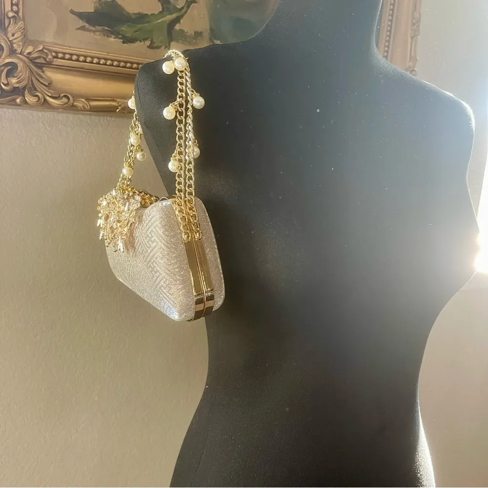 New! Bridal Metal Embellished Fancy Clutch Color Silver with Shimmer Gold Brooch - Image 3