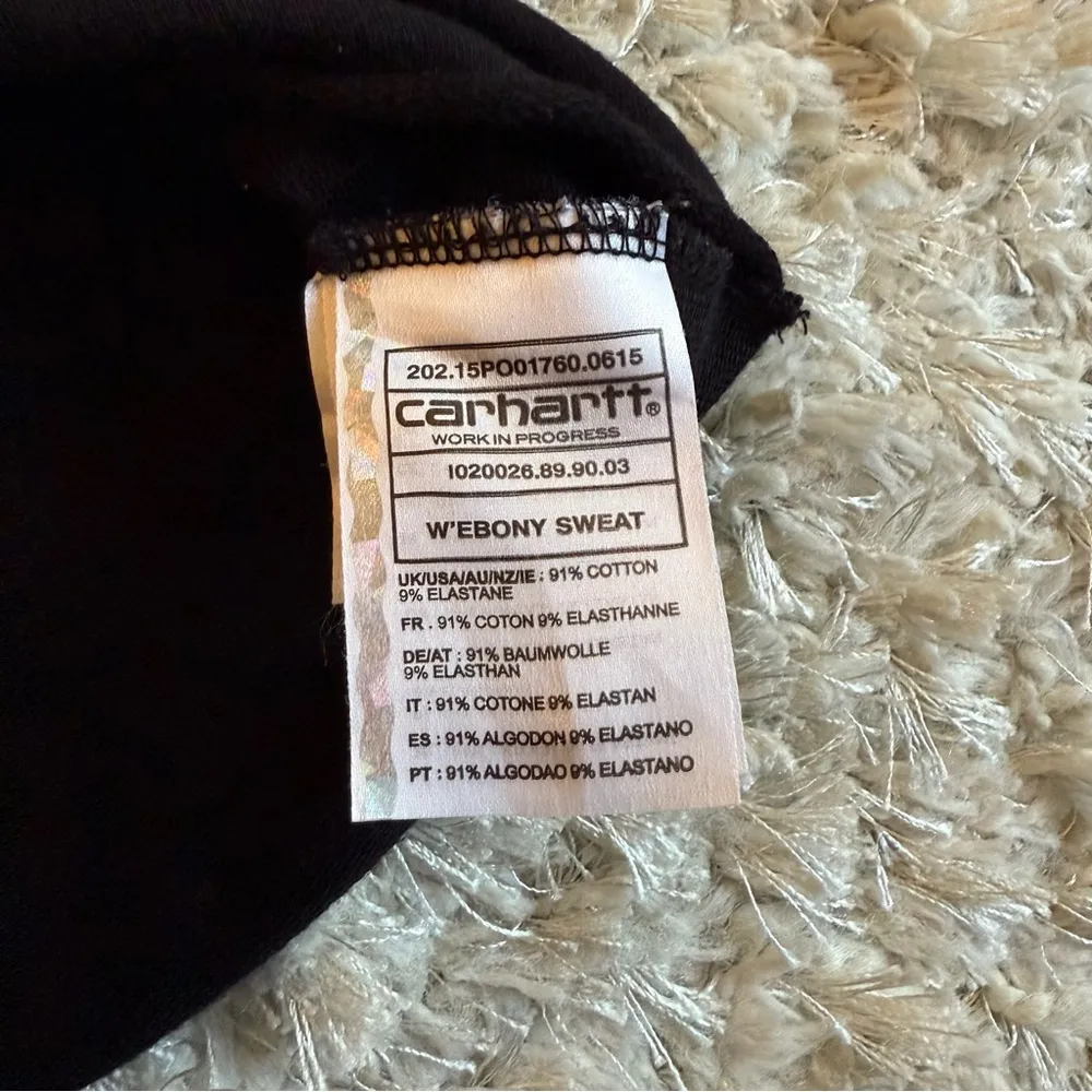 Carhartt WIP Women’s Ebony Sweat Black Long Sleeve Cropped Tshirt Size Small - Image 4