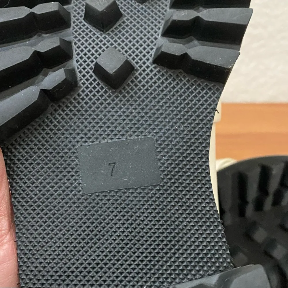 AEROSOLES Lilia Loafer Ivory White Lug Sole Silver Chain Chunky Loafers Size 7 - Image 13