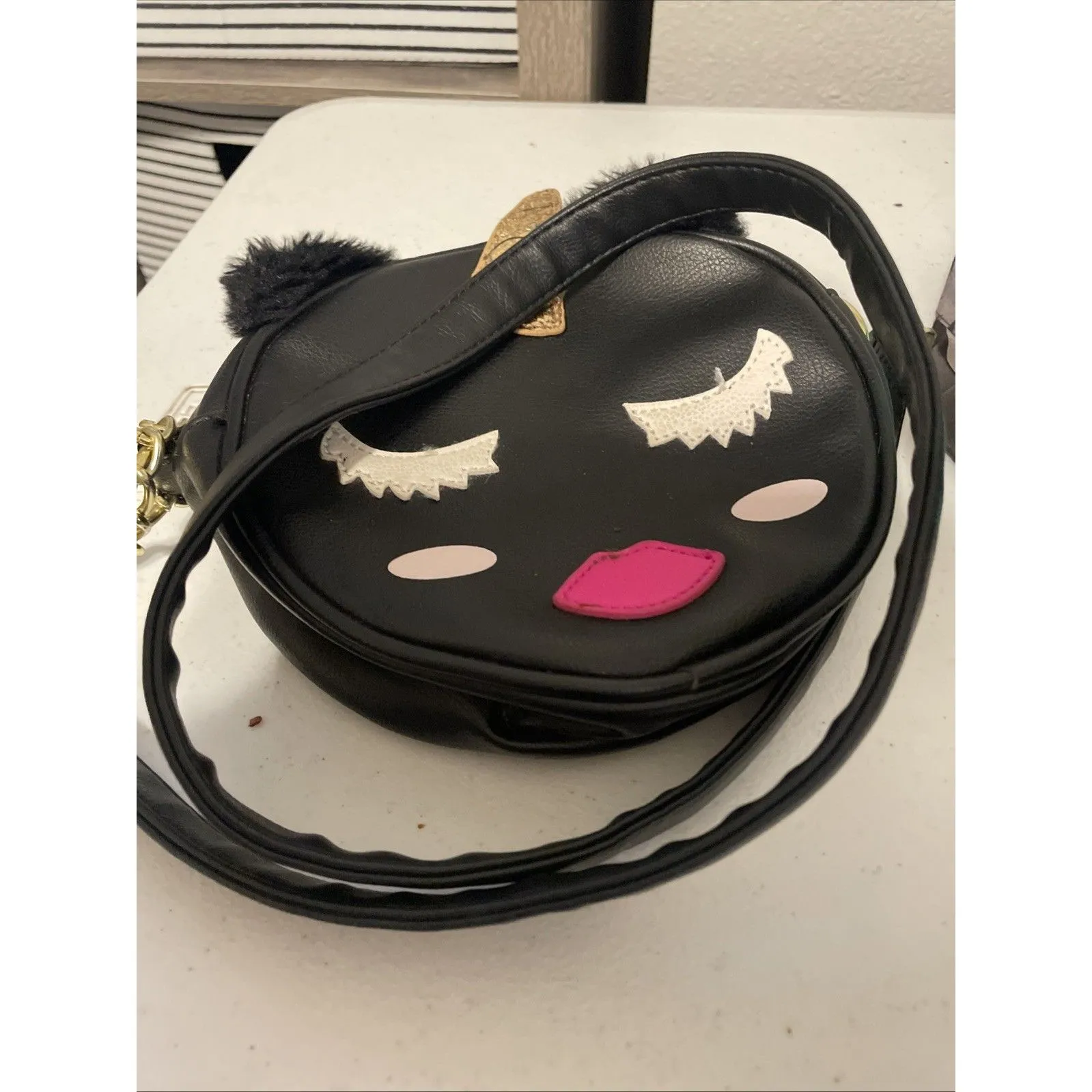Betsey Johnson Black Shy Unicorn Crossbody, Very nice condition! - Image 4