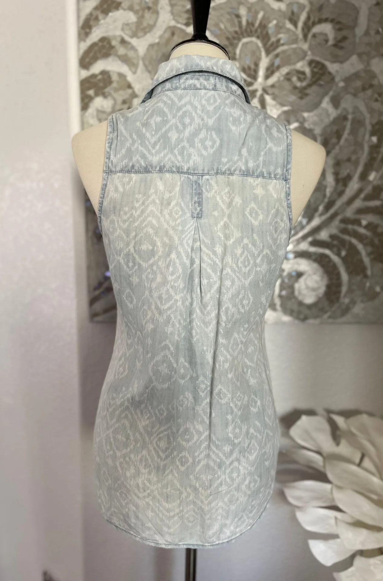 Anthropologie Collared Button Down Tank - Image 3