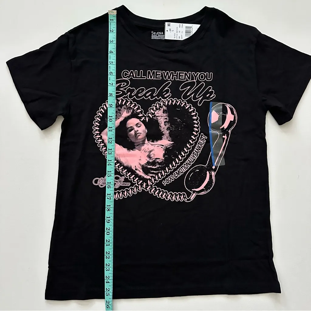 Selena Gomez Black Tee with Pink Graphic Size L - Image 6