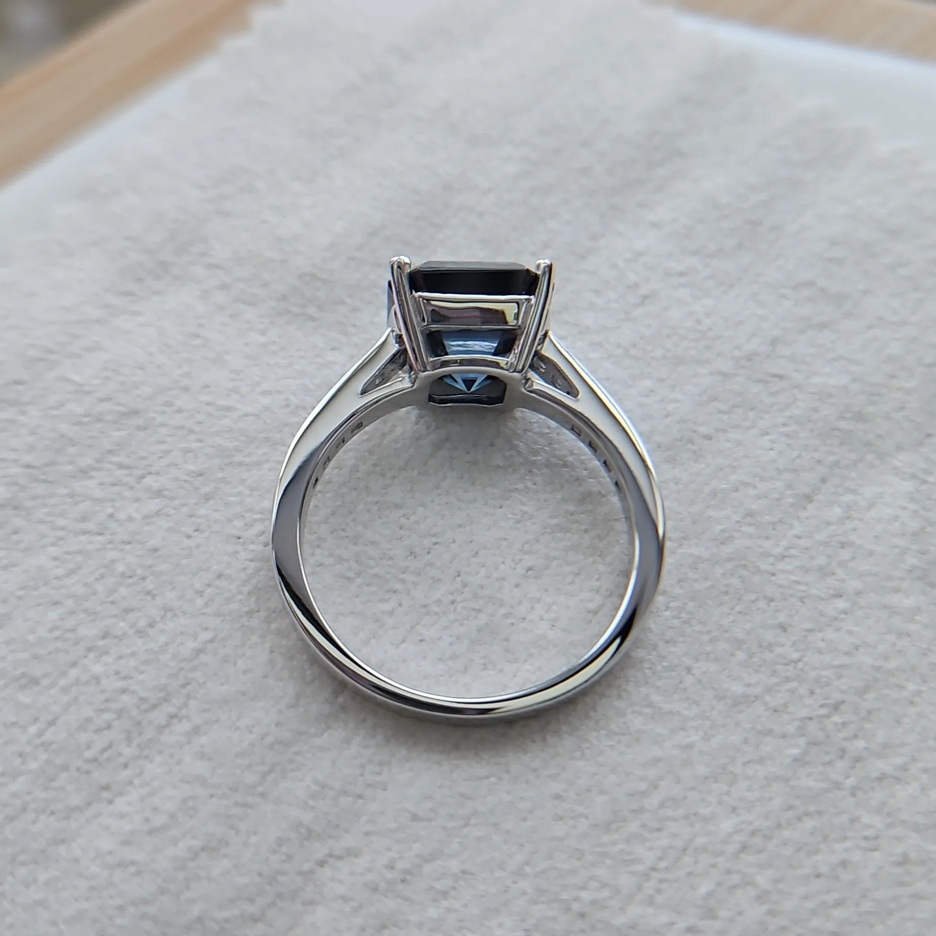 5ct Assher Cut Sapphire Blue Moissanite Ring. Size 9. - Image 7