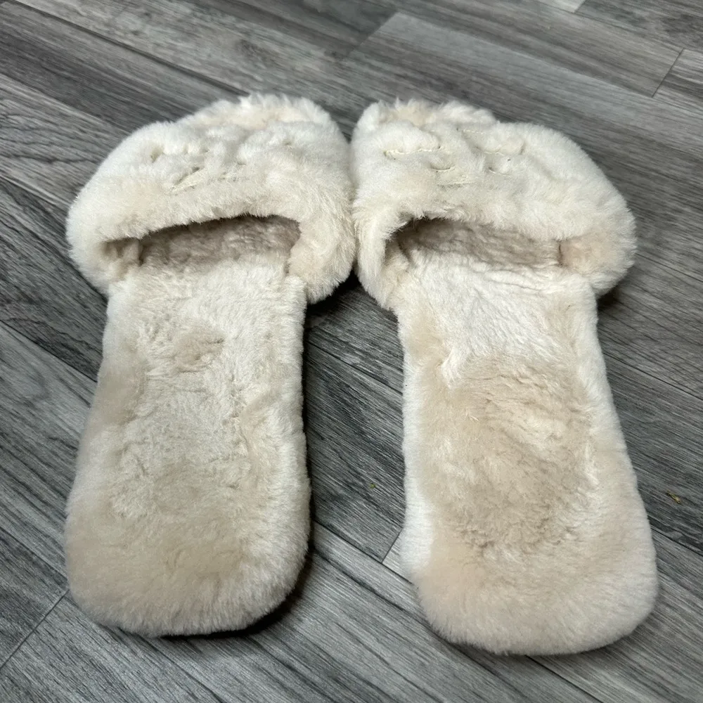 Tory Burch Double T Shearling Slides Cream 8 - Image 4