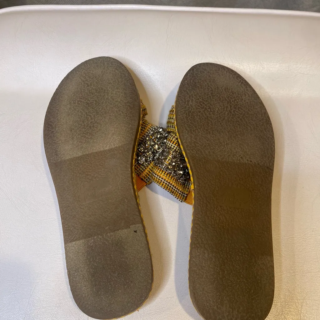 Crown Vintage Yellow Embellished Sandals Size 6 - Image 3