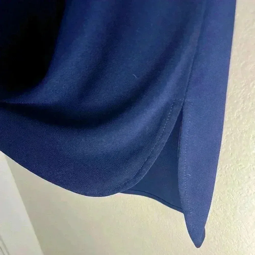 Lauren Ralph Lauren Navy rounded neckline blouse split seam hook & eye closure - Image 6