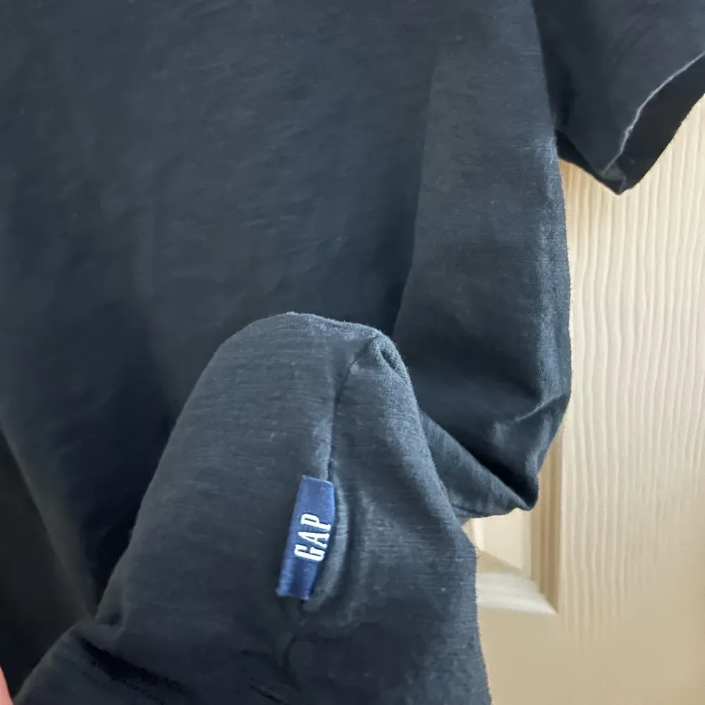 GAP Black Women's Basic T-Shirt - Image 2