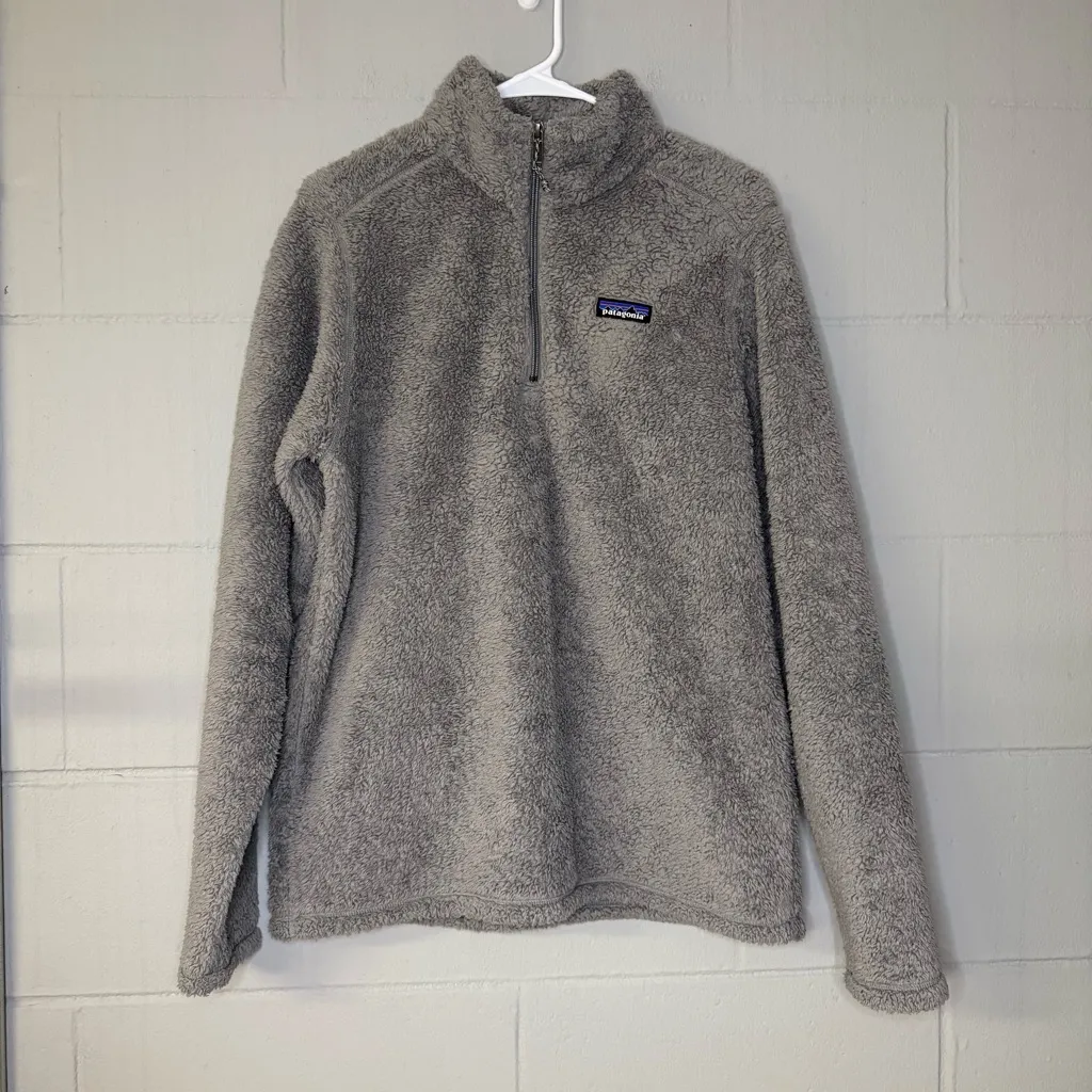 Patagonia Women’s Los Gatos 1/4 Zip Fuzzy Fleece Pullover in Grey Size Medium - Image 2