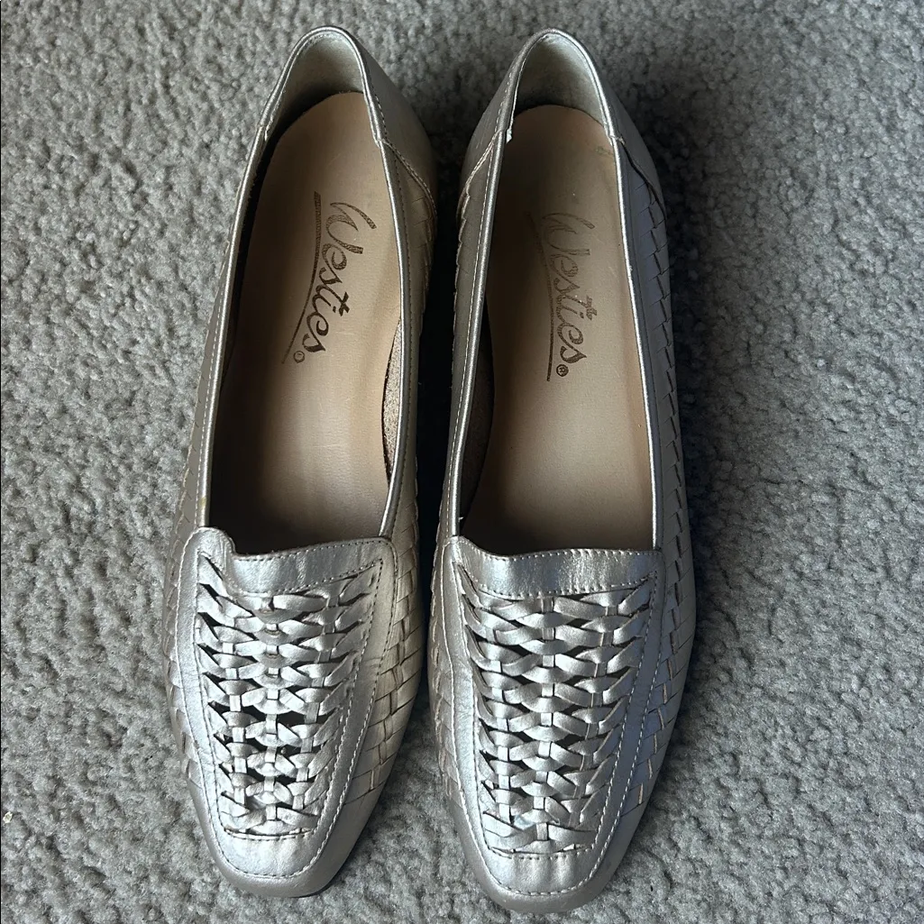 Westies Gold Leather Woven Loafers Size 9 - Image 3