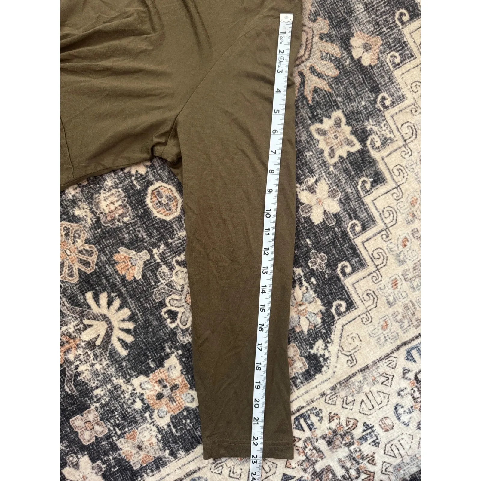 Elana by Tanner Women's Olive Green‎ Long Sleeve V - Image 5