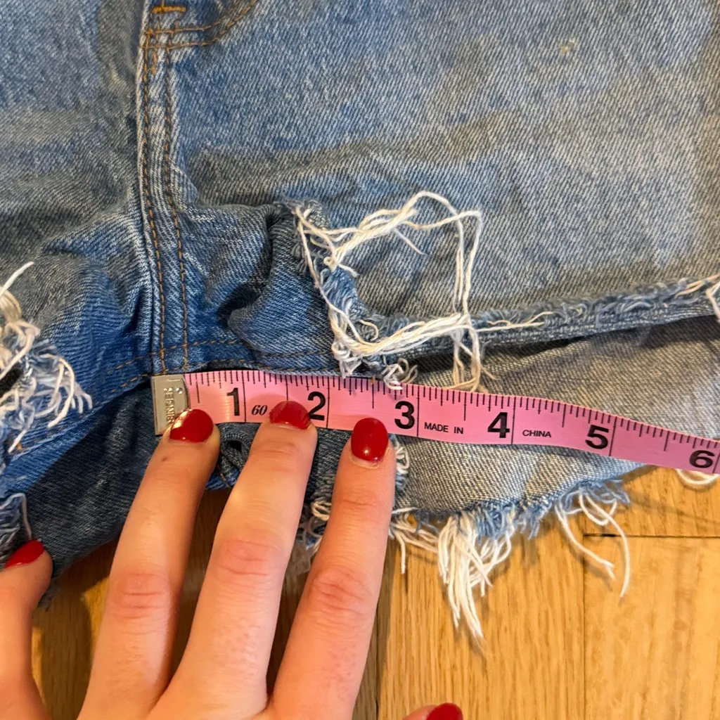 Abercrombie & Fitch Curve Love the Mom Short High Rise Sz 8/29 - Image 4