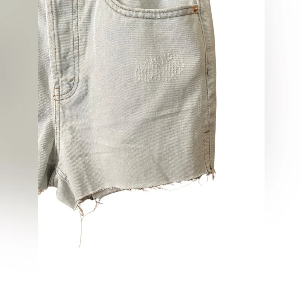 NWT Wild Fable Super-High Rise Cut-Off Jean Shorts Light Wash Size 6 - Image 4