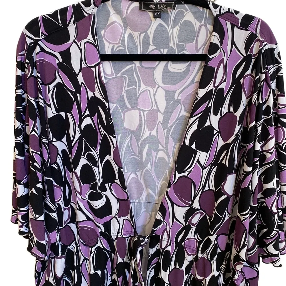 Lily 🖤💜🤍 Geometric Retro Patterned Long Open Topper, Elastic Waist Front Tie Purple Size 2X - Image 3