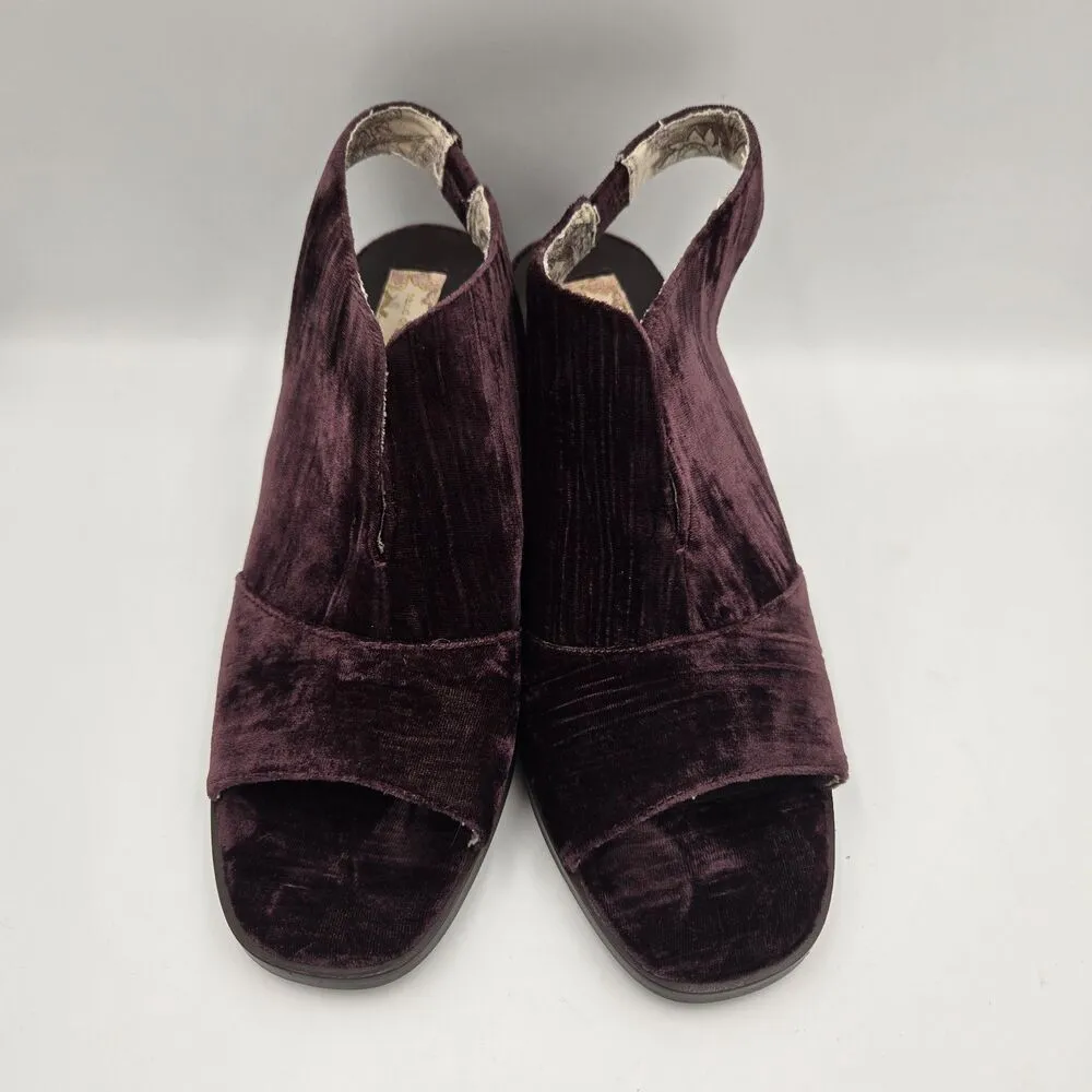 Band Of Gypsies Women's Size 8.5 Velvet Sandals Heels 'Jordan' Wine Color EUC - Image 3