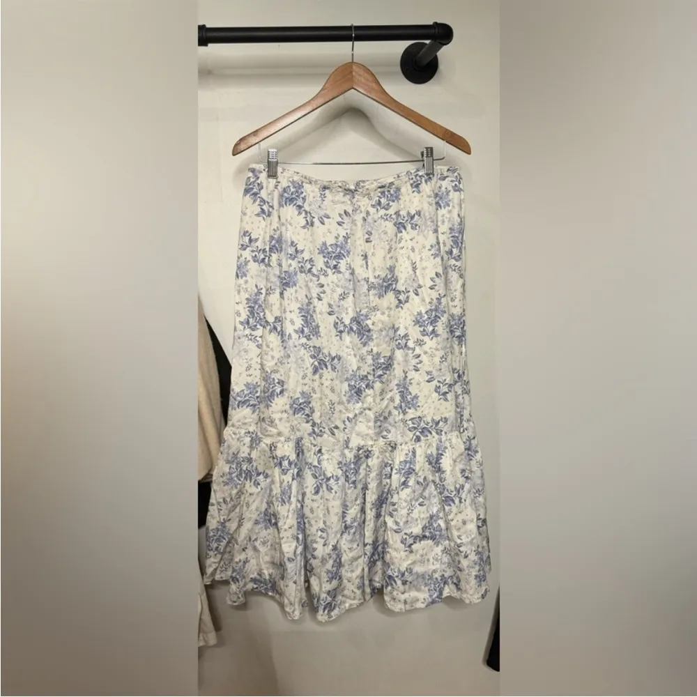 House Of CB  Aitana Blue Print Midi Skirt - Image 7