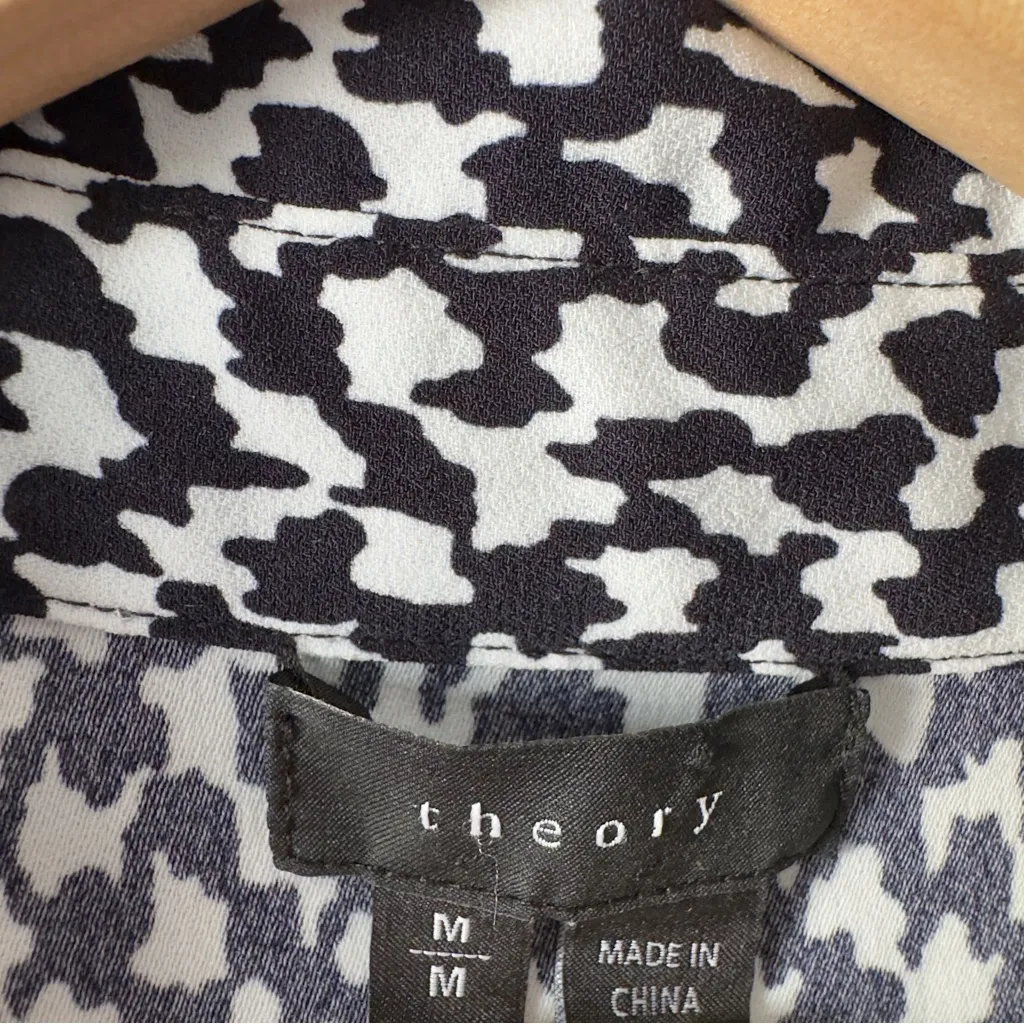 Theory Long Sleeve Button Down Stylish Black and White Top Petterned Collared M - Image 8
