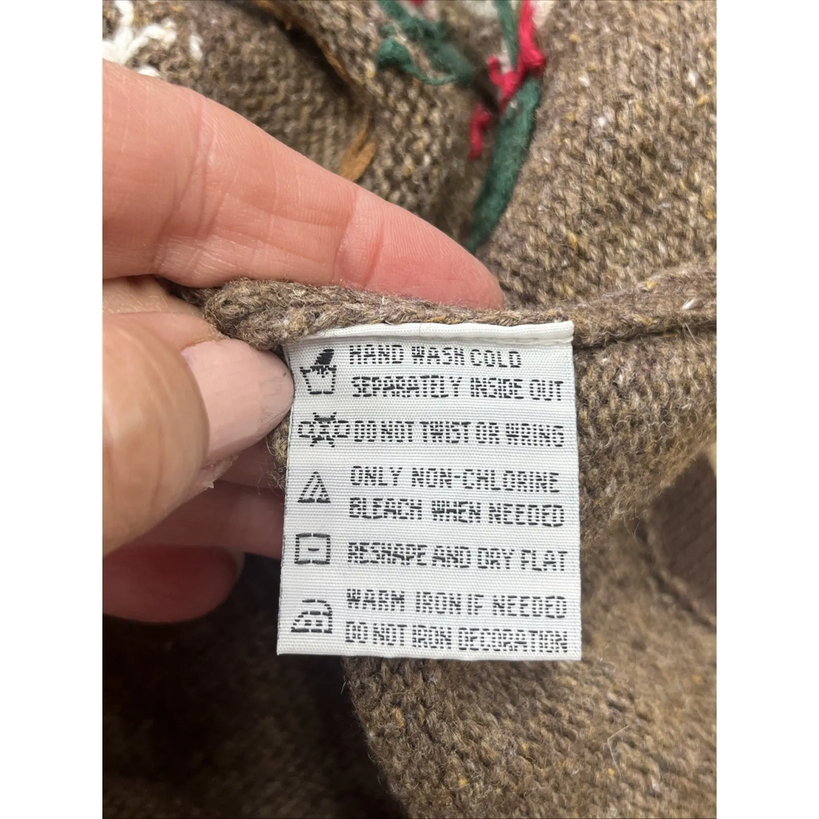 VTG B.P. Design Patchwork Embroidered Christmas Sweater Women's Sz Medium Brown - Image 12