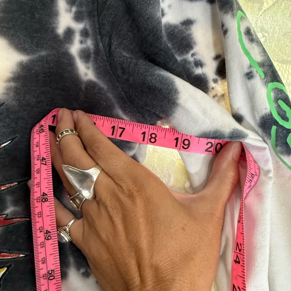 NWOT Ed Hardy Black and White Graphic Sweatshirt crop panther born free small - Image 6